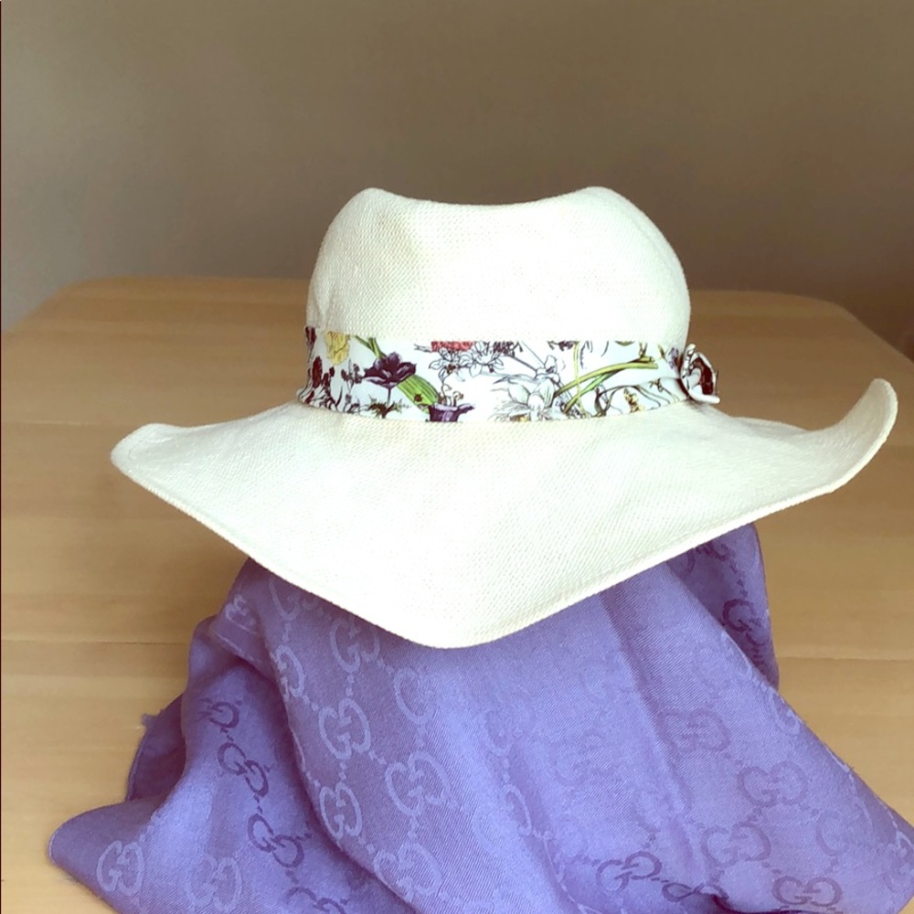 Gucci hat original.